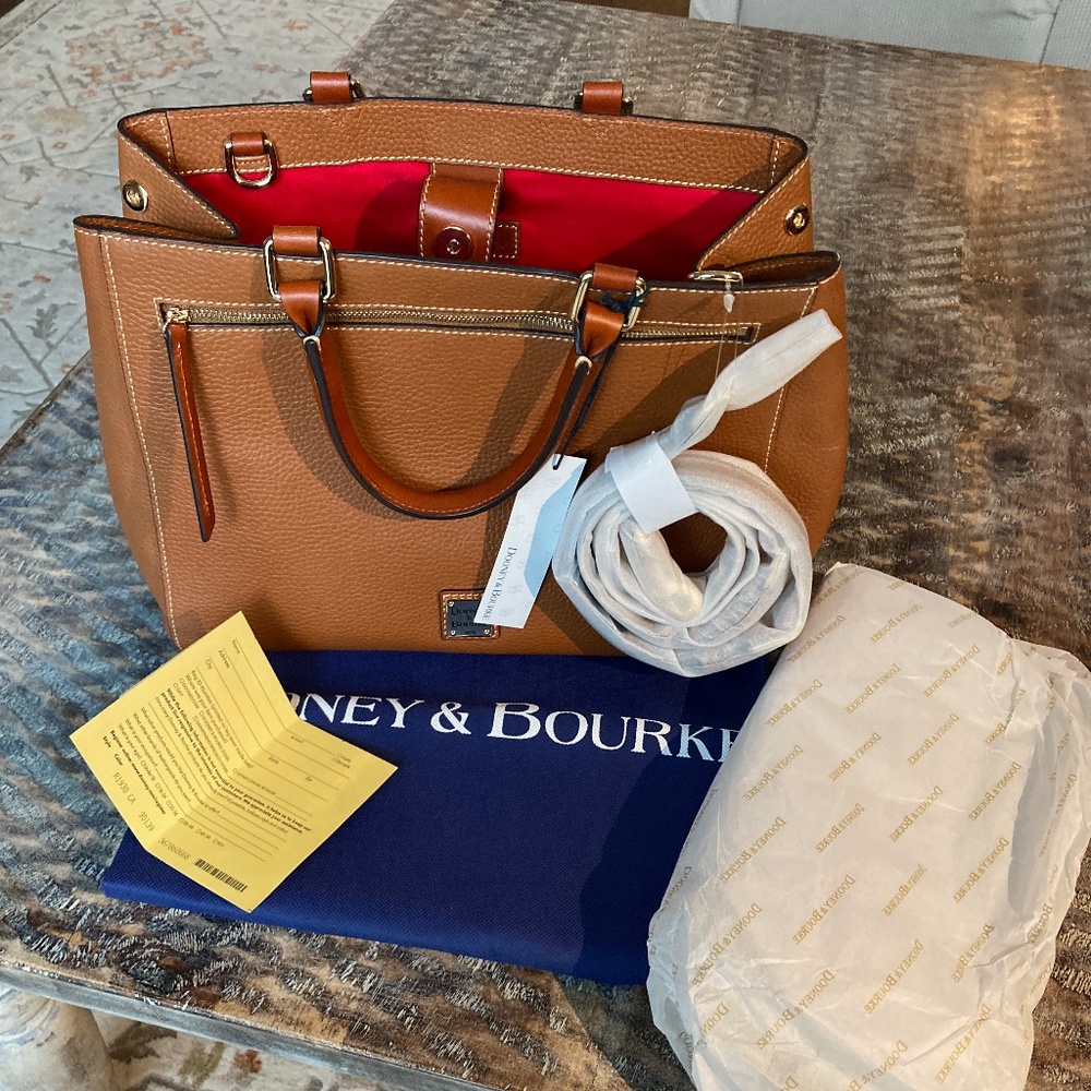 NEW WITH TAGS‼️ Dooney & Bourke Zip satchel